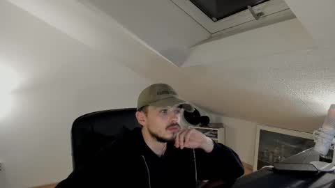 Snapshot of daimon_hall chatting on 14, 10, 2025 Daimon online show from 14, 10, 2025