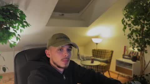 Snapshot of daimon_hall chatting on 14, 11, 2025 Daimon online show from 14, 11, 2025