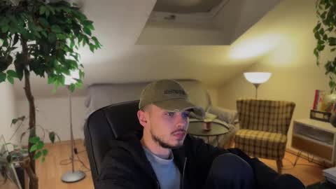 Snapshot of daimon_hall chatting on 18, 11, 2025 Daimon online show from 18, 11, 2025