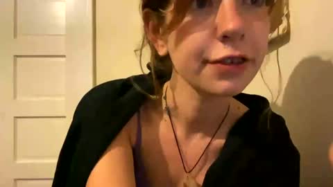 Snapshot of daisybaby699 chatting on 19, 6, 2026 DaisyB3 online show from 19, 6, 2026