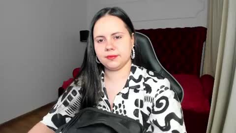 Snapshot of daisyharts chatting on 7, 7, 2026 DaisyHarts online show from 7, 7, 2026