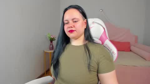 Snapshot of daisyharts chatting on 12, 7, 2026 DaisyHarts online show from 12, 7, 2026