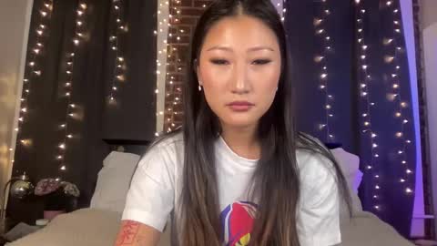 Daisy Kim online show from 20, 2, 2025