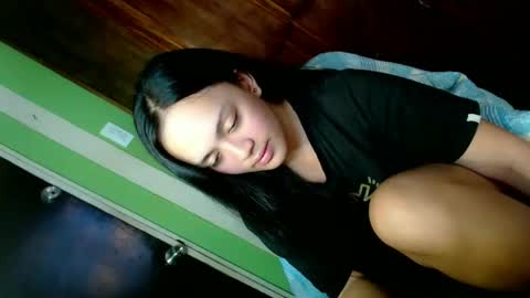 Snapshot of daisylira chatting on 2, 11, 2025 LILY christmas wish breast implant online show from 2, 11, 2025