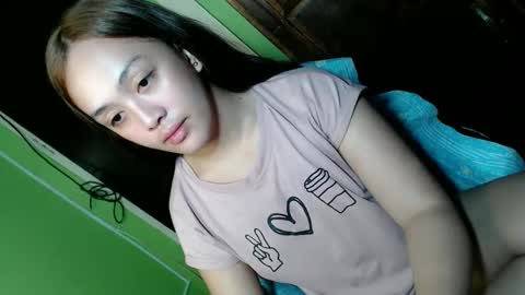 Snapshot of daisylira chatting on 27, 11, 2025 LILY christmas wish breast implant online show from 27, 11, 2025