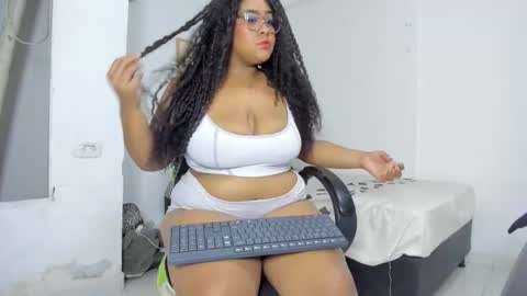 dakota__luxx online show from 28, 9, 2025