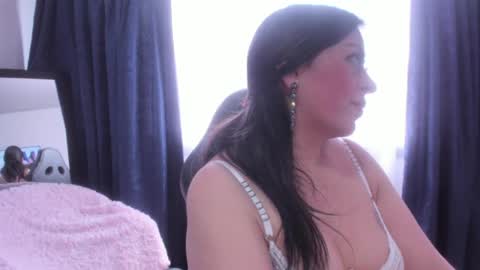 Dakotaagray online show from 3, 4, 2026