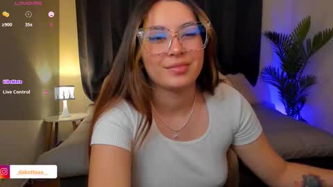 dakottaa__ online show from 1, 12, 2025