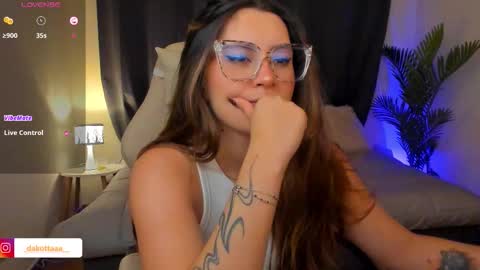 dakottaa__ online show from 14, 1, 2026