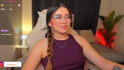 dakottaa__ online show from 17, 2, 2026