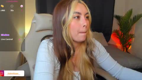 Snapshot of dakottaa__ chatting on 15, 5, 2026 dakottaa__ online show from 15, 5, 2026