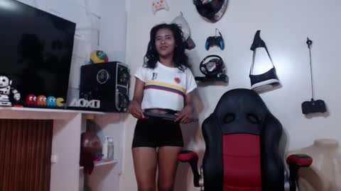 Snapshot of daliila_queen chatting on 3, 7, 2026 dalila online show from 3, 7, 2026