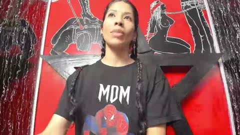 Snapshot of damian_and_tiana chatting on 8, 5, 2026 damian_and_tiana online show from 8, 5, 2026