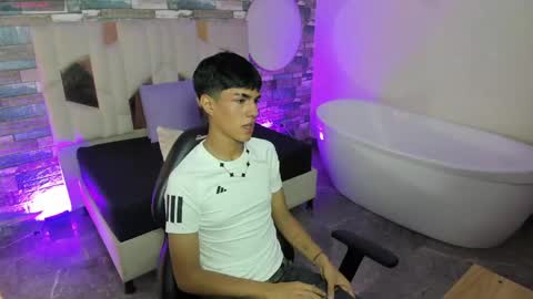 Snapshot of damian_tay chatting on 2, 5, 2026 damian_tay online show from 2, 5, 2026