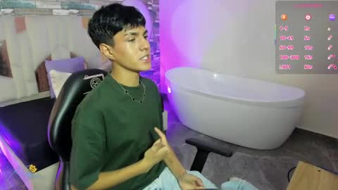 Snapshot of damian_tay chatting on 10, 5, 2026 damian_tay online show from 10, 5, 2026