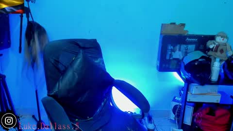 Snapshot of damian_torner chatting on 30, 4, 2026 Damian torner online show from 30, 4, 2026