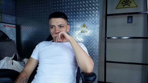 Damian Phill online show from 3, 1, 2025