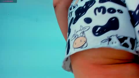 Kary-- independent model Schedule 0530am-1000am colombian time online show from 27, 4, 2026