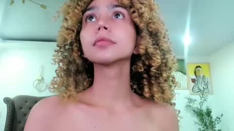 Snapshot of damnperfectxx chatting on 22, 9, 2025 damnperfectxx online show from 22, 9, 2025