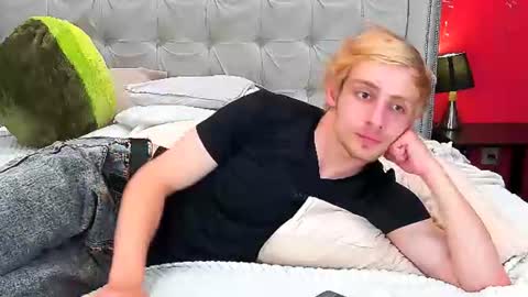 Snapshot of damonlux chatting on 19, 7, 2026 Damon online show from 19, 7, 2026