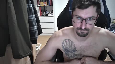 King Dan online show from 1, 2, 2025