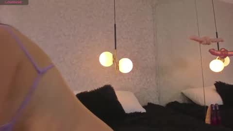    online show from 25, 9, 2025