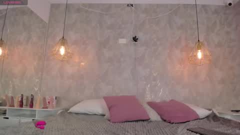    online show from 25, 11, 2025