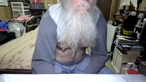 Snapshot of danagm chatting on 15, 12, 2025 Dana online show from 15, 12, 2025