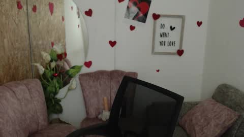 Snapshot of danalaleska chatting on 21, 10, 2025 danalaleska online show from 21, 10, 2025