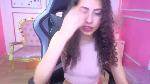 Snapshot of danatella_a chatting on 17, 12, 2025 Danatella online show from 17, 12, 2025