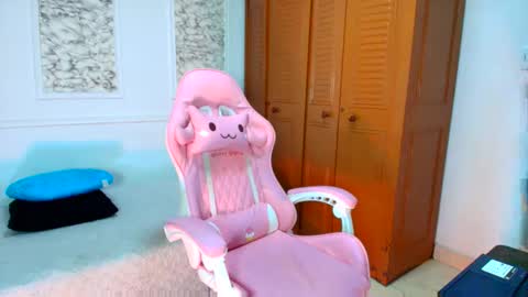 Danella Houston online show from 19, 11, 2025