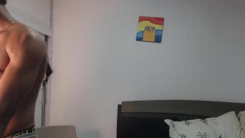 Snapshot of dani_brown19 chatting on 8, 6, 2026 dani_brown19 online show from 8, 6, 2026