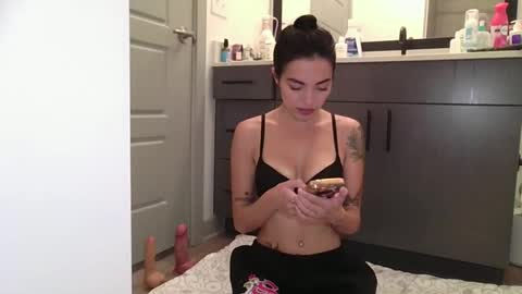 danidivina777 online show from 5, 10, 2025