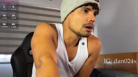 Snapshot of daniel0910s chatting on 11, 10, 2025 Daniel online show from 11, 10, 2025