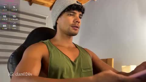 Snapshot of daniel0910s chatting on 1, 12, 2025 Daniel online show from 1, 12, 2025