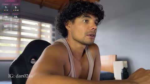 Snapshot of daniel0910s chatting on 2, 12, 2025 Daniel online show from 2, 12, 2025