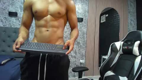 daniel_leconte online show from 10, 11, 2025