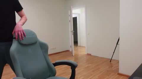 Snapshot of daniel_shawn chatting on 15, 2, 2026 DANIEL SHAWN online show from 15, 2, 2026