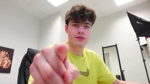 DANIEL SHAWN online show from 30, 4, 2026