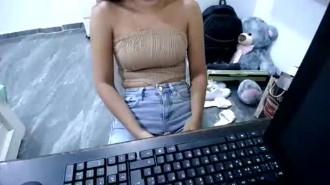 Snapshot of danielaa_foxx chatting on 11, 6, 2026 danielaa_foxx online show from 11, 6, 2026