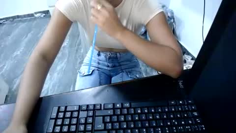 Snapshot of danielaa_foxx chatting on 1, 7, 2026 danielaa_foxx online show from 1, 7, 2026