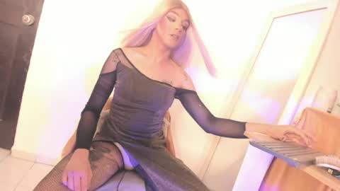 Snapshot of danielamay00 chatting on 28, 6, 2026 danielamay00 online show from 28, 6, 2026