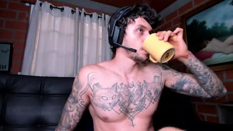 Daniele Bunny online show from 2, 1, 2025