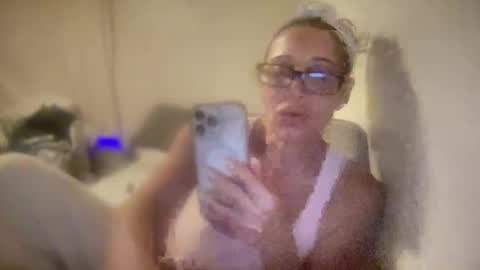 Snapshot of daniellealexa chatting on 8, 6, 2026 daniellealexa online show from 8, 6, 2026