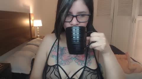 daniellerain online show from 2, 6, 2026