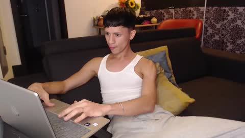 Snapshot of daniels_cruz chatting on 1, 2, 2026 Daniels Cruz online show from 1, 2, 2026
