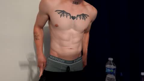 Snapshot of danilorenz0 chatting on 8, 6, 2026 Dani Lorenzo online show from 8, 6, 2026