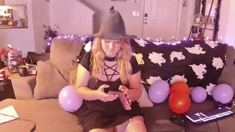 Dani And Daddy online show from 12, 10, 2025