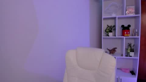 Snapshot of danmsel chatting on 13, 7, 2026 Pau online show from 13, 7, 2026