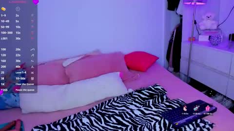 Danna Rhodes online show from 25, 11, 2025